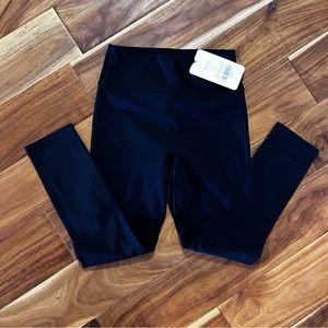 NWT FABLETICS CAPRI LEGGINGS